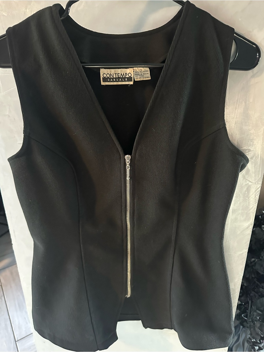 Contempo Casuals Black Sleeveless Zip-Front Top